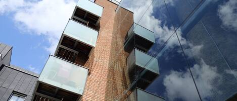 المنشأة من الخارج