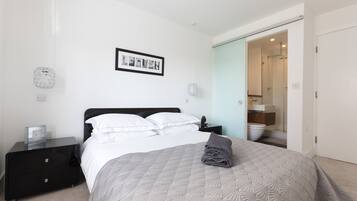 Apartment | 2 Schlafzimmer, Bügeleisen/Bügelbrett, kostenloses WLAN, Bettwäsche