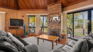 TV - Argia Jervis Bay (Vincentia)