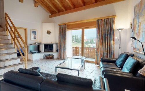 Authentisch schönes Ferienhaus im Engadinerstil.