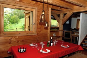 Dining - St GERVAIS New Prestige Chalet – Garden – 300m from the Village (Saint-Gervais-les-Bains)