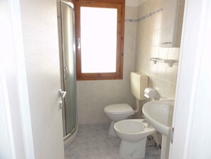 Doccia, asciugacapelli, bidet