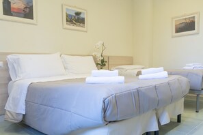 2 bedrooms, in-room safe, desk, iron/ironing board