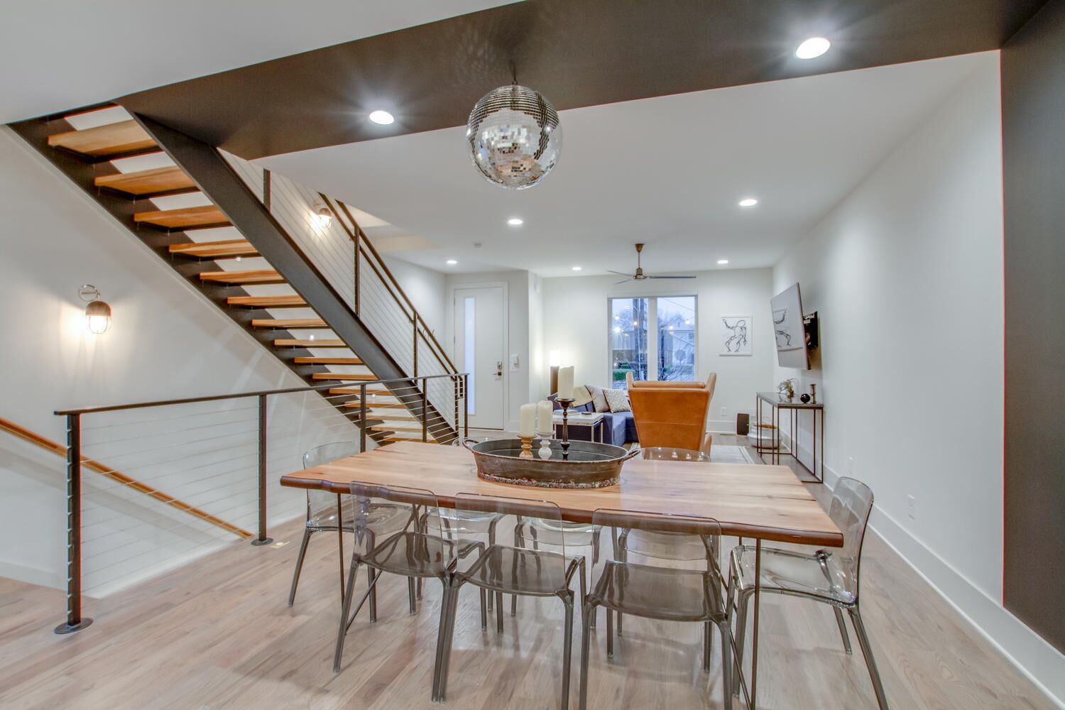 Vibe - Giant Gorgeous Townhome - Top Floor Balcony