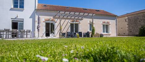 EntrĂ©e de lâhĂ©bergement