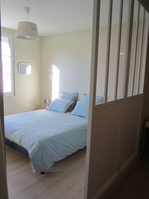 Family Suite (Aix) | Premium bedding, individually decorated, individually furnished - Les Cagouilles (Virson)