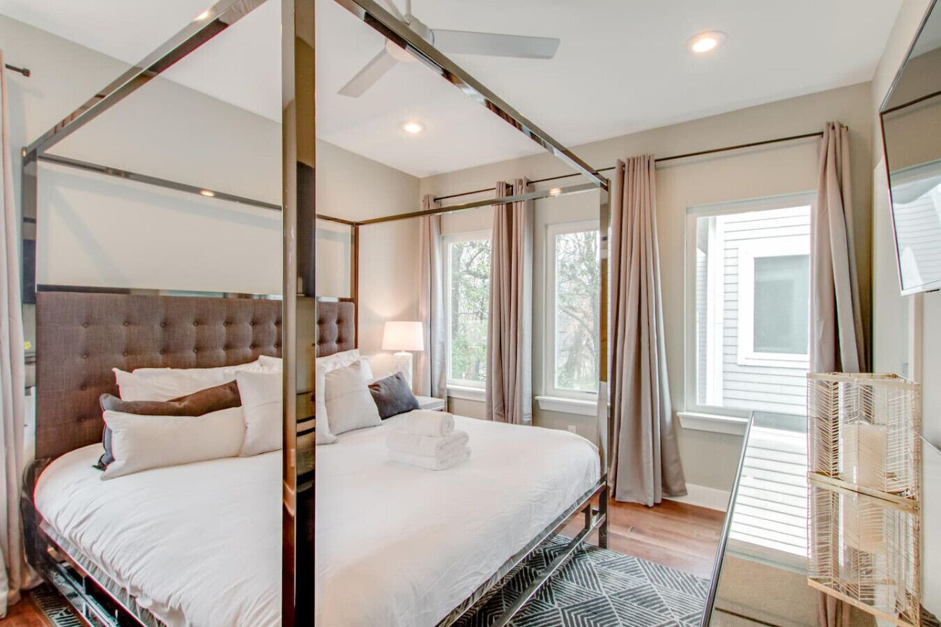 3 bedrooms, desk, iron/ironing board, WiFi