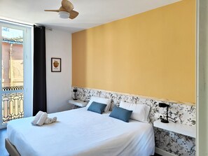 1 sovrum, värdeförvaringsskåp på rummet och strykjärn/strykbräda