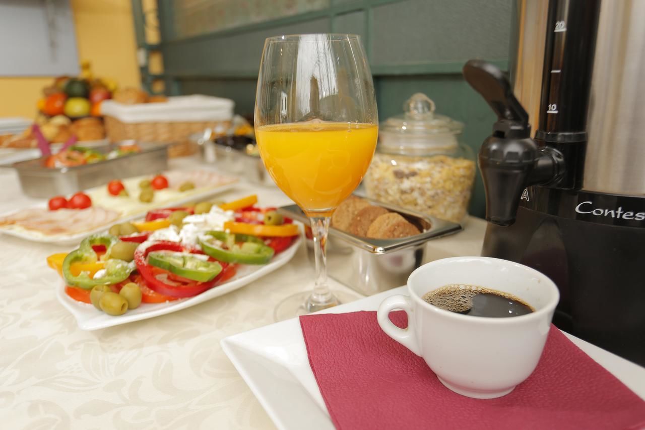Tägliches inbegriffenes kontinentales Frühstück