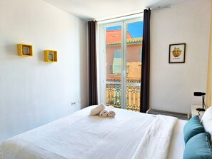 Cofres nos quartos, ferros/tábuas de passar roupa, Wi-Fi de cortesia