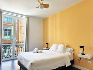 Cofres nos quartos, ferros/tábuas de passar roupa, Wi-Fi de cortesia
