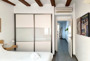 In-room safe, iron/ironing board, free WiFi, bed sheets