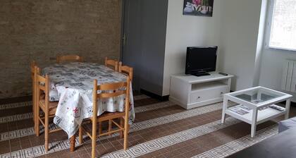 APT T2 1 - 6 personnes avec terrasse & jardin Ă 3 min du Futuroscope