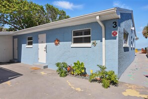 Exterior - Direct luxury ocean paradise rental for sleeping to the sounds of the waves. (Cocoa Beach)