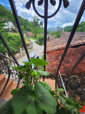 Property grounds - Self catering Aptos rurales Camino Picos de Europa for 9 people (Cangas de Onís)