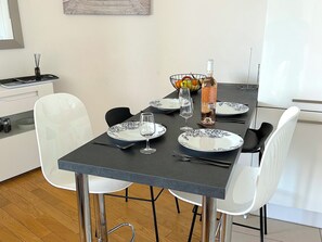 Dining - L'appartement Rostro (Paris)