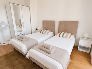 2 bedrooms, iron/ironing board, free WiFi, bed sheets - L'appartement Rostro (Paris)