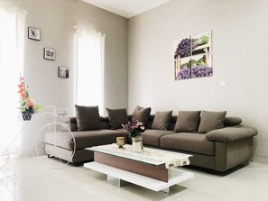 Ferienhaus, 3 Schlafzimmer | Wohnzimmer | LCD-Fernseher