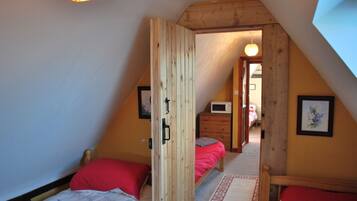 3 chambres, fer et planche à repasser, Wi-Fi, literie fournie