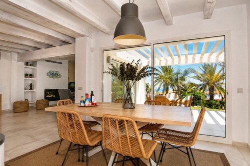 Fantastische Villa mit Pool und Meerblick für 8 Personen. WIFI