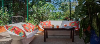 The cocoon - family -