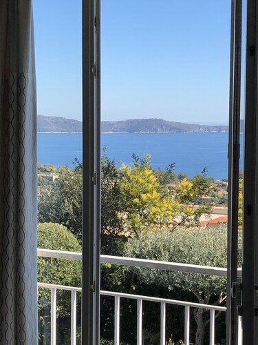 Villa Tropiques - Meerblick, 28°C beheiztem Pool, Garten, ruhig, nah am Meer