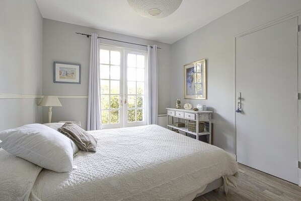 3 bedrooms, free WiFi - Villa des MARMOTTES in dead end beautiful wooden terrace at the back (SOORTS HOSSEGOR)