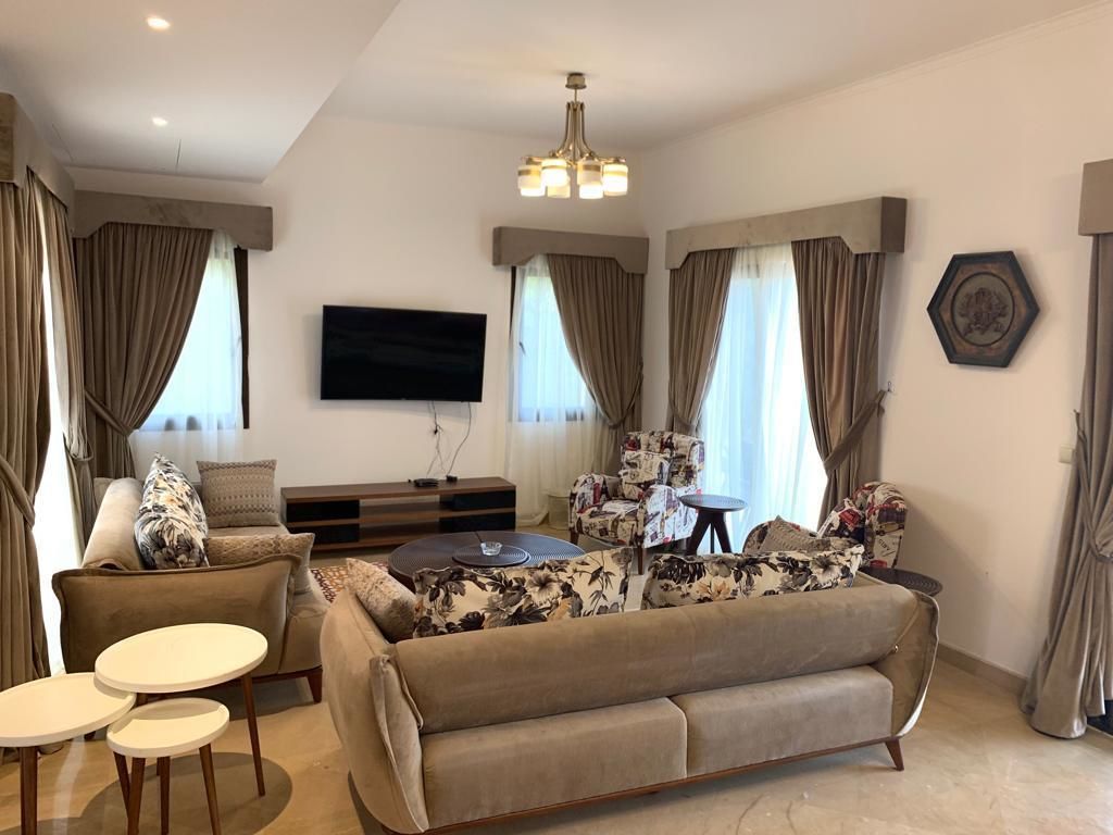 Biệt thự, 5 phòng ngủ | Phòng khách | TV màn hình phẳng 