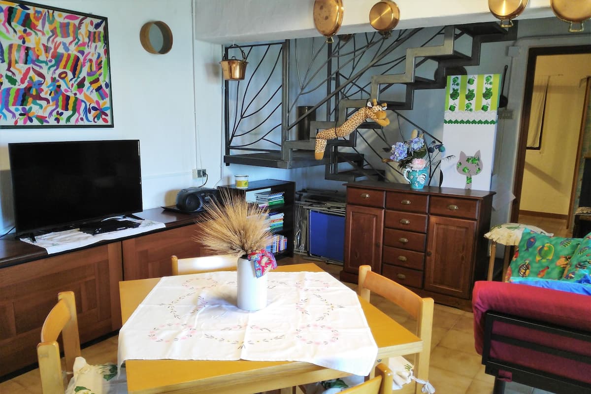 Family House, 2 Bedrooms, Mobility Accessible, Kitchen | Living area | 43-inch Smart TV with satellite channels