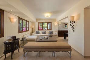 TV - Premium Villa in strategic & quiet location of Rhodes. (Rhodes)