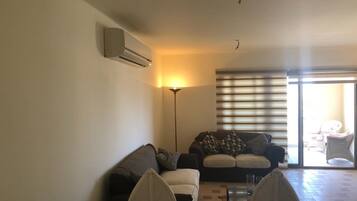 Nhà gỗ, 3 phòng ngủ | Phòng khách | TV màn hình phẳng