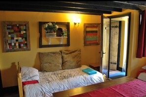 3 habitaciones, tabla de planchar con plancha, wifi y ropa de cama 