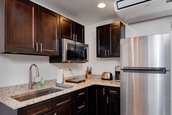 Frigorífic, microones, forn i placa de cuina