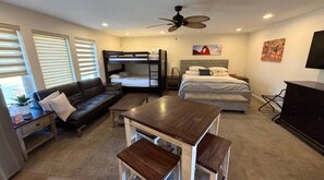 Travel cot, WiFi, bed sheets - Apartment #3 GREAT LOCATION Zion National Park entrance as close as you can get! (Springdale)