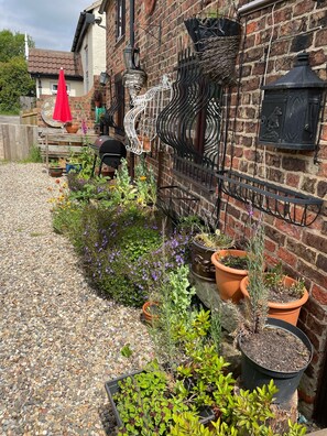 Property grounds - The Paddock - Sleeping 2 - B & B Yarm double bed en suite /fridge/microwave  (High Leven)