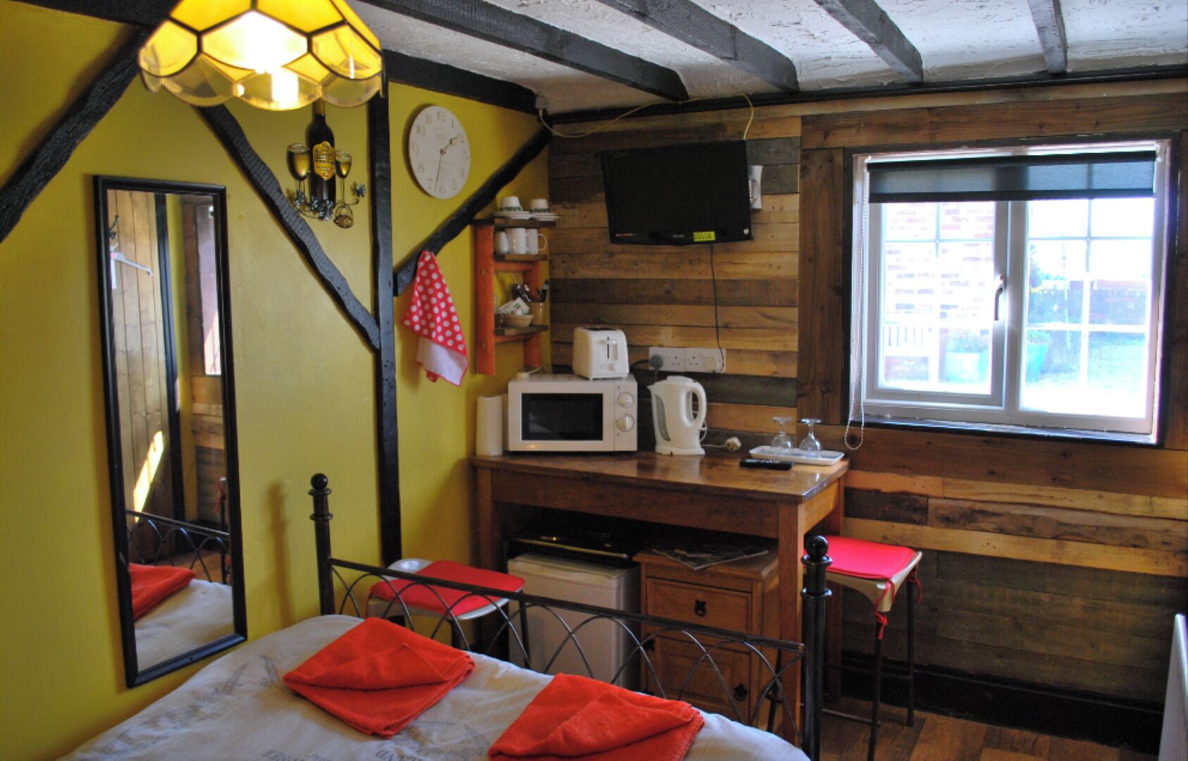 1 bedroom, iron/ironing board, WiFi, bed sheets