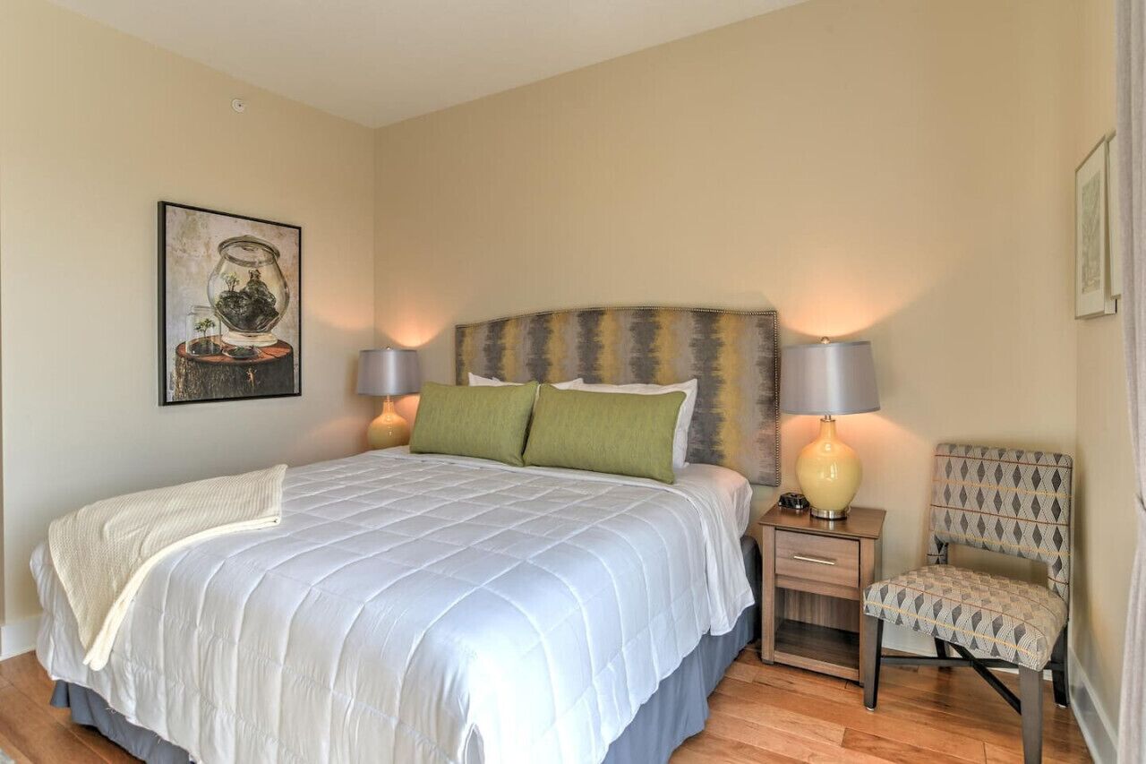 1 habitación, tabla de planchar con plancha, wifi gratis y ropa de cama 