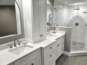 Towels - 6207 Hampton Place ~Direct Oceanfront Views from 2BR Beach Villa! (Hilton Head Island)