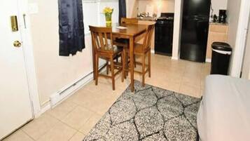 Iron/ironing board, WiFi (free), bed sheets