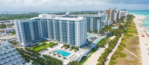 1 Hotel and Roney Palace building from air