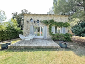 Terrace/patio - L'Esprit Montpel "La Cabane-Chalet de Montagne (Vendargues)