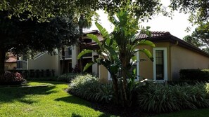 Property grounds - 3-bedroom Villa at the Premier Orange Lake Resort (Kissimmee)