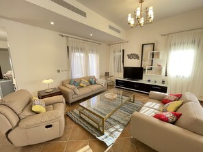 Villa, 5 chambres | Coin séjour