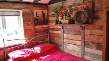 1 chambre, fer et planche à repasser, Wi-Fi, literie fournie