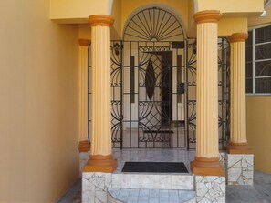 Exterior detail - PENTHOUSE VIEW AND FLATS VACATION HOME (#1) (Montego Bay, St James)