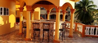 PENTHOUSE VIEW AND FLATS VACATION HOME (#1)