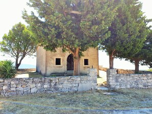 Exterior - MORENA vacation apartment with large garden for shared use (Rakalj)