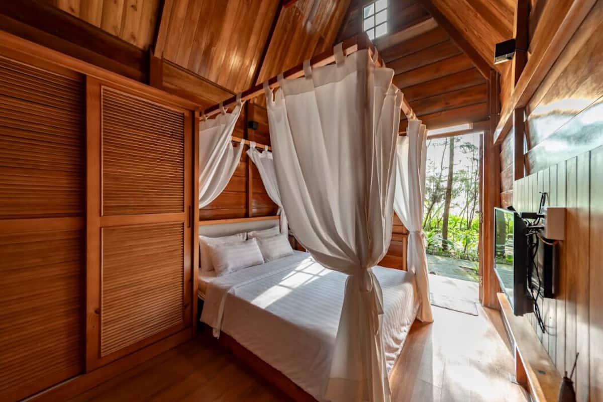 Basic Double Room | 1 bedroom, free WiFi, bed sheets
