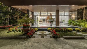 Lobby sitting area - Honba Lagi Beach Resort (La Gi)