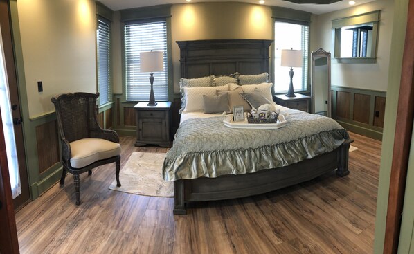 1 bedroom, iron/ironing board, free WiFi, bed sheets - Guest quarters at the inn - 205 (North Beach)